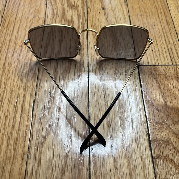 Black Sunnies 😍😍🔥🔥 - Picture 5 of 5